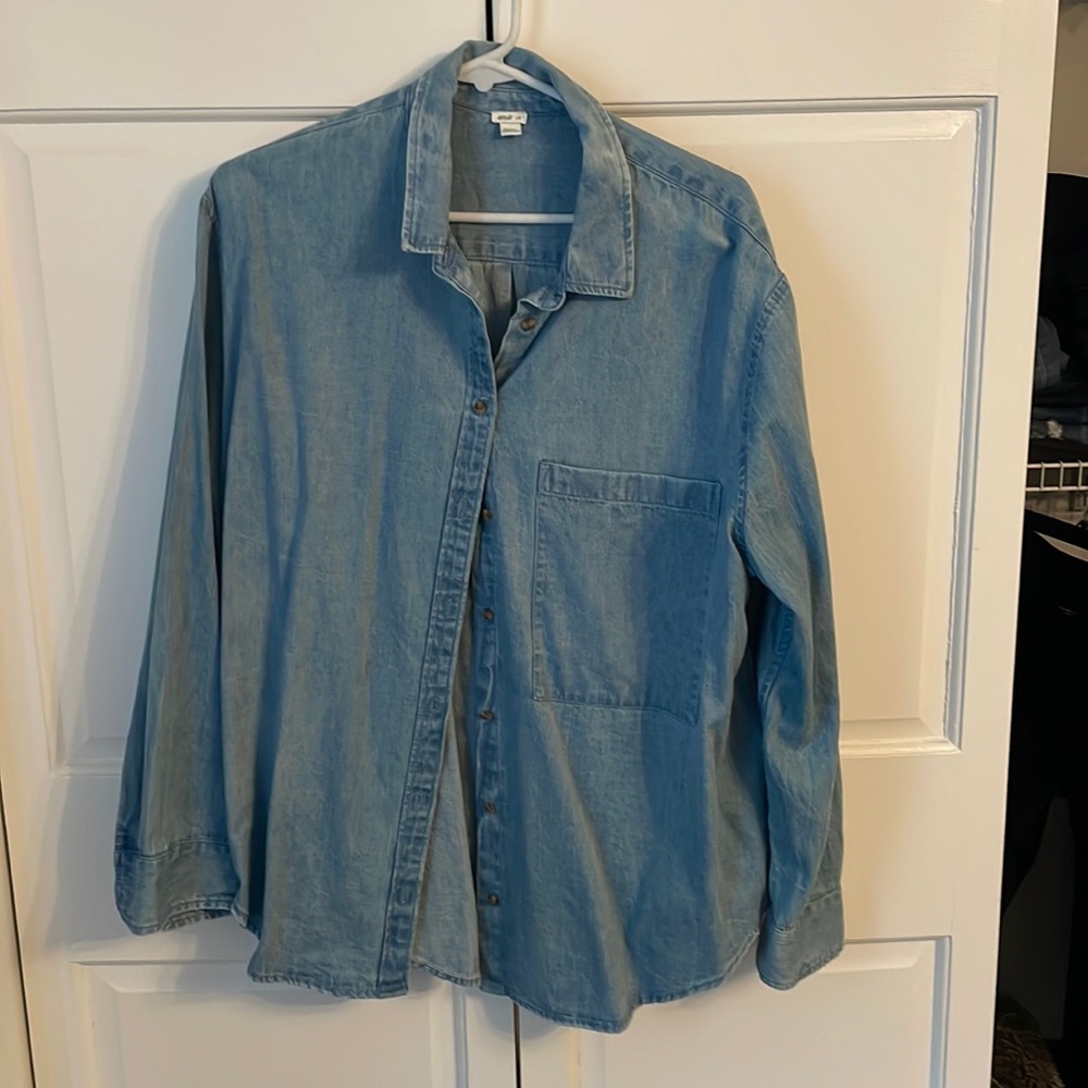Aerie chambray top.